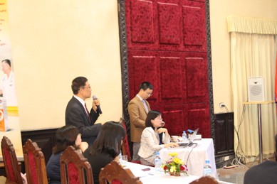 PGS.TS Phạm Hữu Lý trình bày báo cáo tại hội thảo
