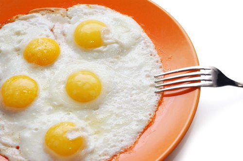 Đau dạ dày kiêng gì? Kiêng trứng được chế biến không đúng