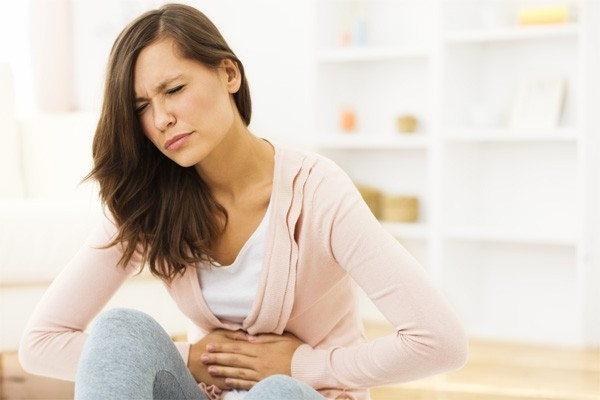 Đau bụng âm ỉ là dấu hiệu của viêm loét dạ dày tá tràng
