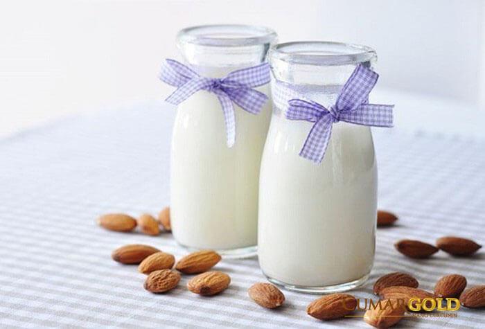 Uống một ít sữa tươi giảm bớt tình trạng nóng rát dạ dày khi năn cay