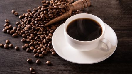 Người mắc bệnh trào ngược dạ dày có uống được cà phê không?