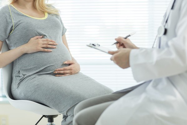 Sự thay đổi nội tiết tố gây đau đại tràng khi mang thai