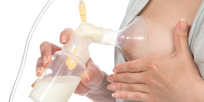 Hút sữa đều đặn là một phương pháp kích sữa an toàn, khoa học
